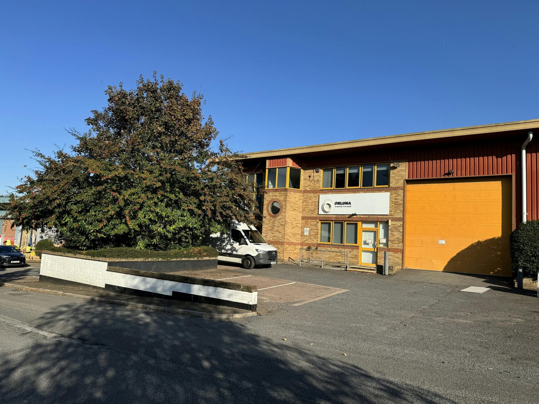 Ryan Way, Watford à louer Photo du bâtiment- Image 1 de 4