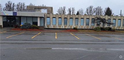 2479 Parkedale Ave W, Brockville, ON for lease Building Photo- Image 1 of 10