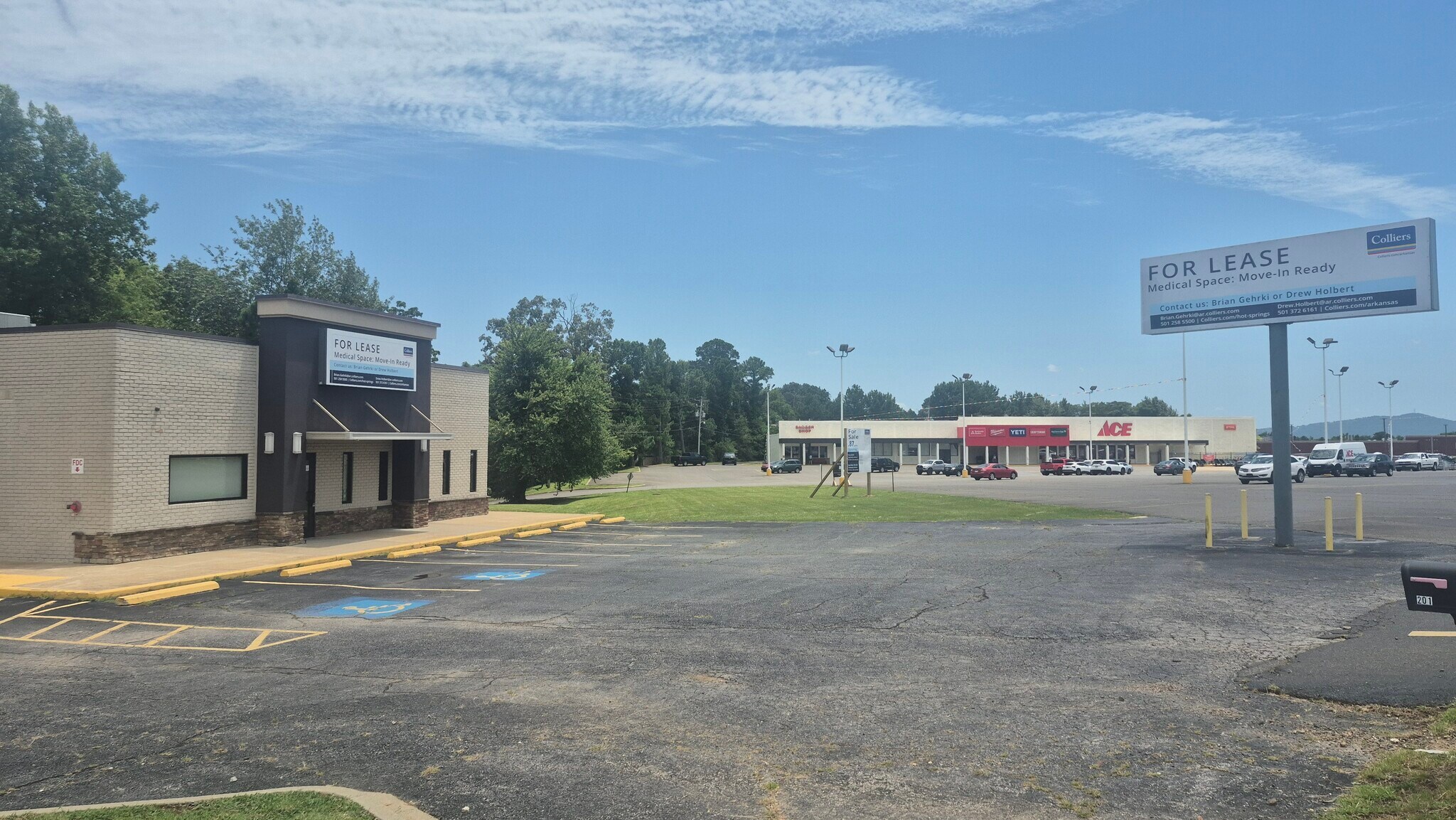 201 Airport Rd, Hot Springs, AR à louer Photo du bâtiment- Image 1 de 4