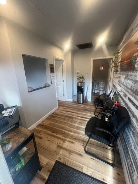 6129 Deltona Blvd, Spring Hill, FL à louer - Photo du bâtiment - Image 3 de 9