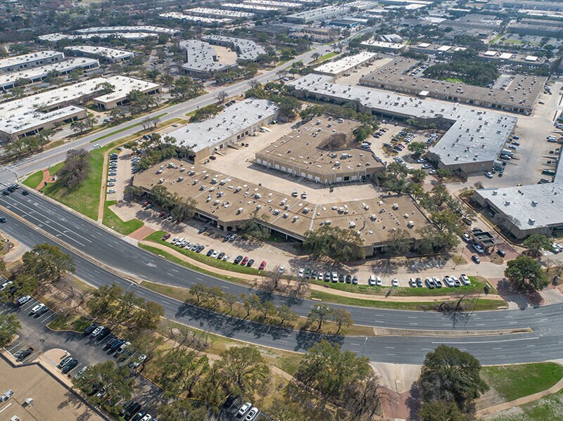 2111 Braker Ln, Austin, TX à louer Photo principale- Image 1 de 25