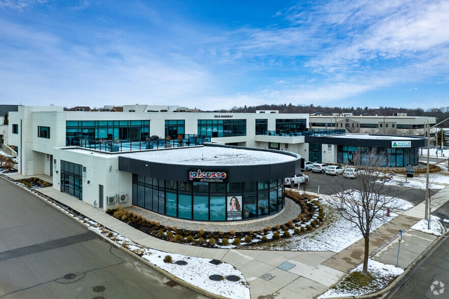 5045 Mainway, Burlington, ON à vendre - Photo du bâtiment - Image 3 de 6