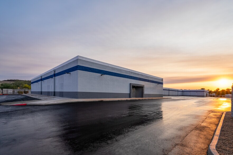 2837 W Louise Dr, Phoenix, AZ à louer - Photo du bâtiment - Image 2 de 11