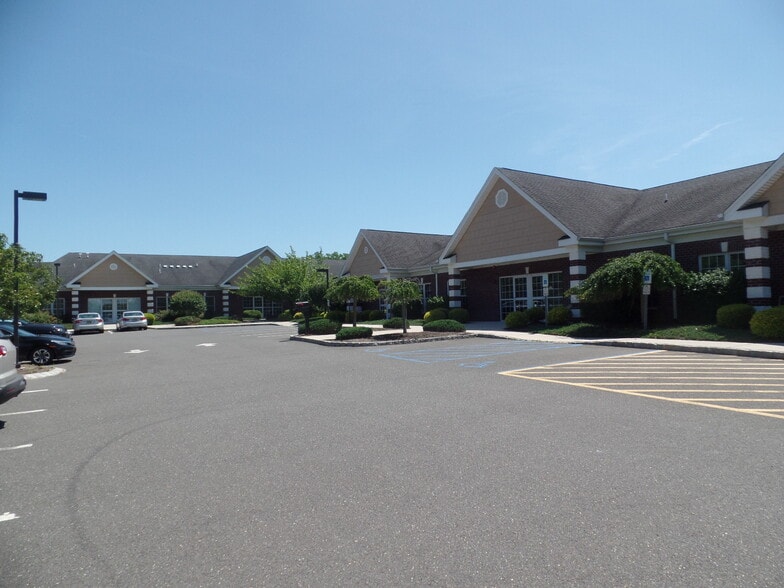 300 & 350 Rike Drive | Millstone, NJ portfolio of 2 properties for sale on LoopNet.ca - Building Photo - Image 2 of 9
