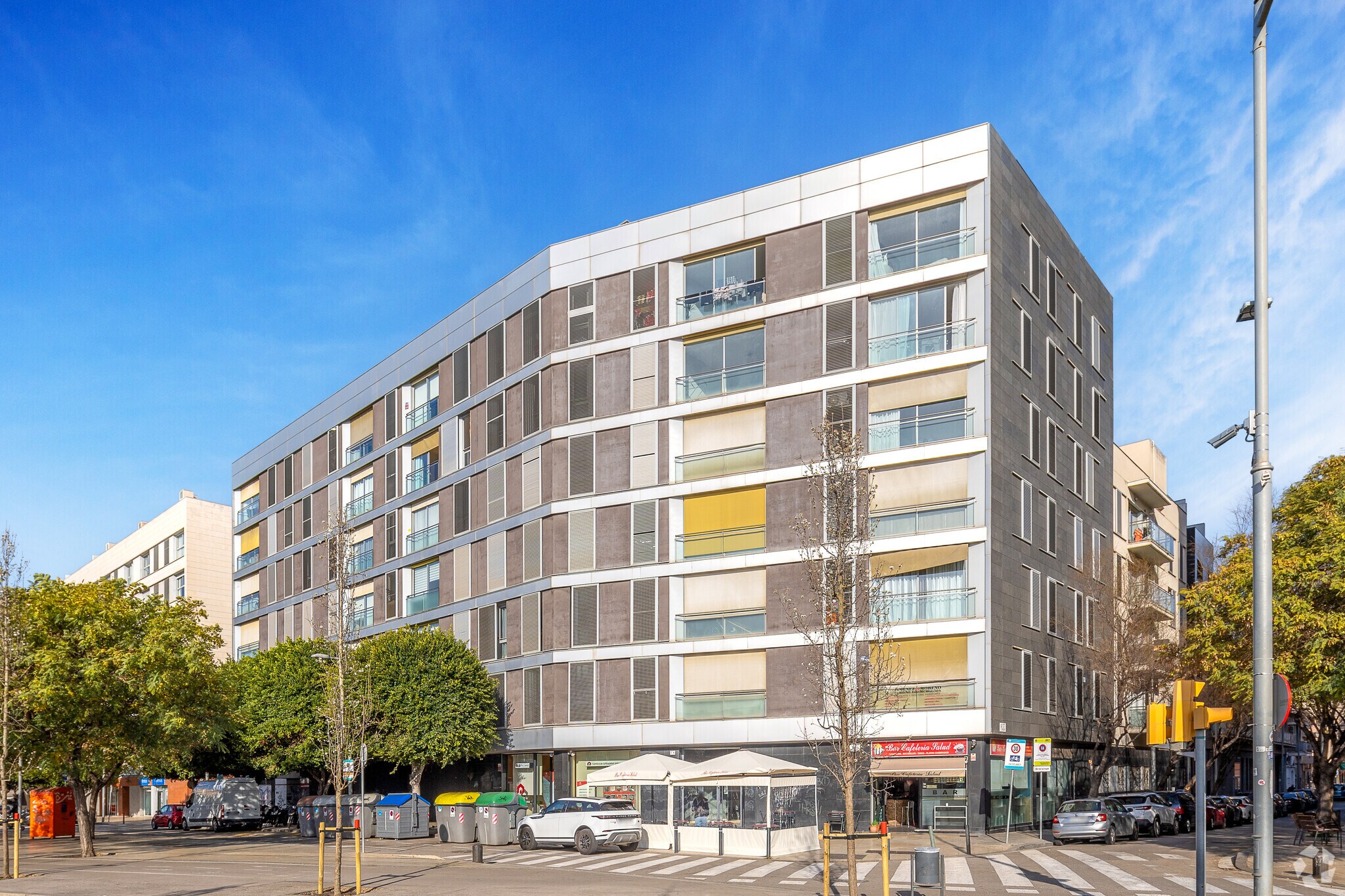 Immeuble residentiel dans L'Hospitalet de Llobregat, Barcelona à vendre Photo principale- Image 1 de 3