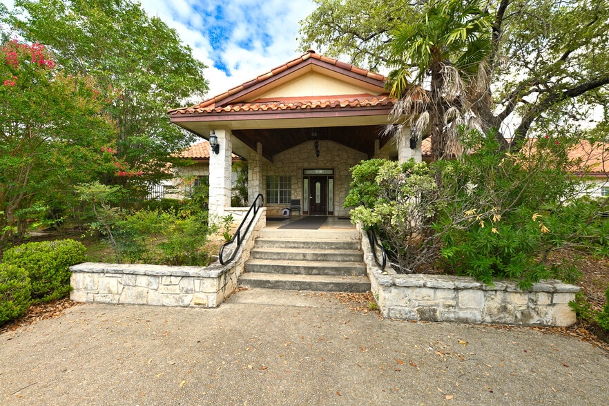 6200 UTSA Blvd, San Antonio, TX for lease - Building Photo - Image 1 of 25