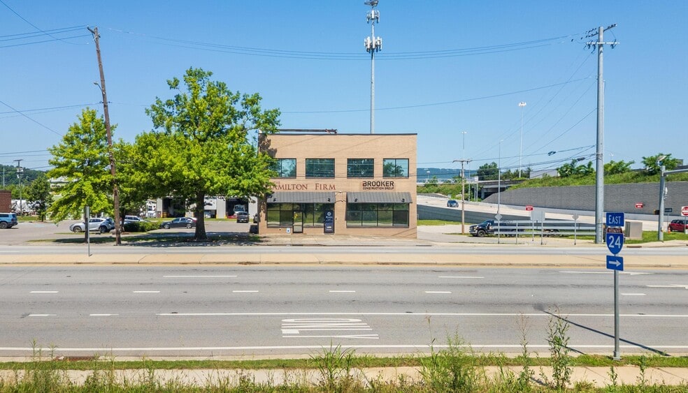 2401 Broad Street, Chattanooga, TN à vendre - Photo intérieure - Image 2 de 52