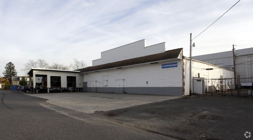 300 Fow Ave, Swedesboro, NJ à vendre - Photo principale - Image 3 de 7