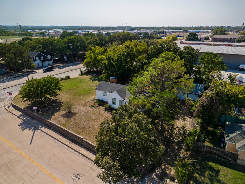 Shady Grove @ S Wildwood Drive, Irving, TX à vendre - Photo du b timent - Image 1 de 18