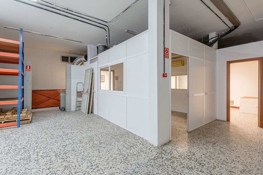 Immeuble residentiel dans Madrid, Madrid à vendre - Photo du bâtiment - Image 2 de 2