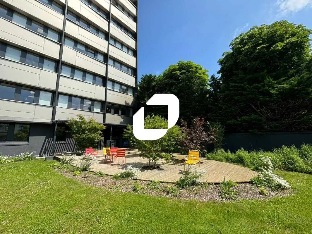 Office in Rueil-Malmaison for lease Building Photo- Image 1 of 9
