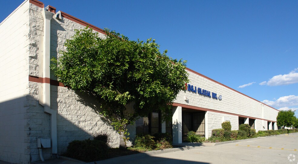 11000 Rush St, South El Monte, CA à louer - Photo du bâtiment - Image 2 de 3