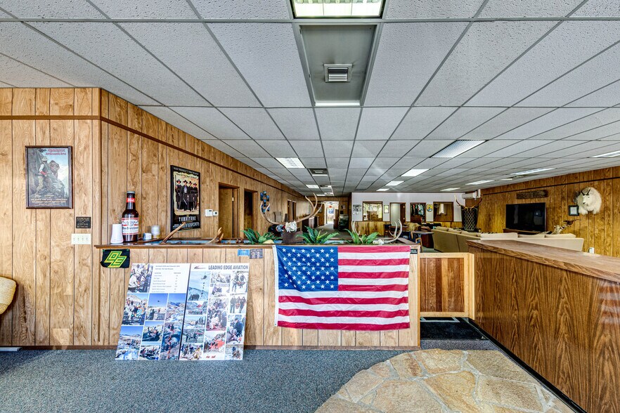 214 E 1st St, Port Angeles, WA à louer - Photo du bâtiment - Image 2 de 30