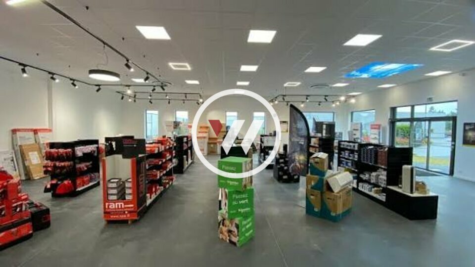 Retail in Rousset for lease Interior Photo- Image 1 of 4