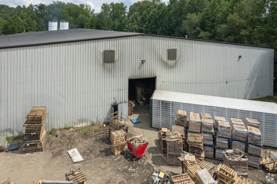 120 Sun N Sand Rd, Spartanburg, SC for sale - Building Photo - Image 2 of 5