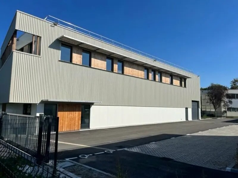 Flex in Gradignan for lease Building Photo- Image 1 of 5