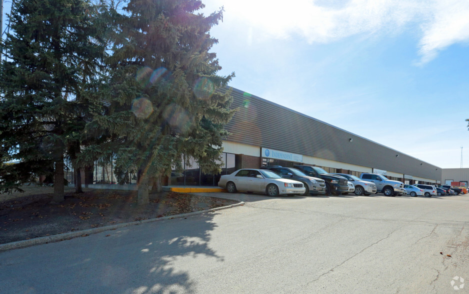 9411-9429 41st Ave NW, Edmonton, AB for lease - Primary Photo - Image 1 of 2