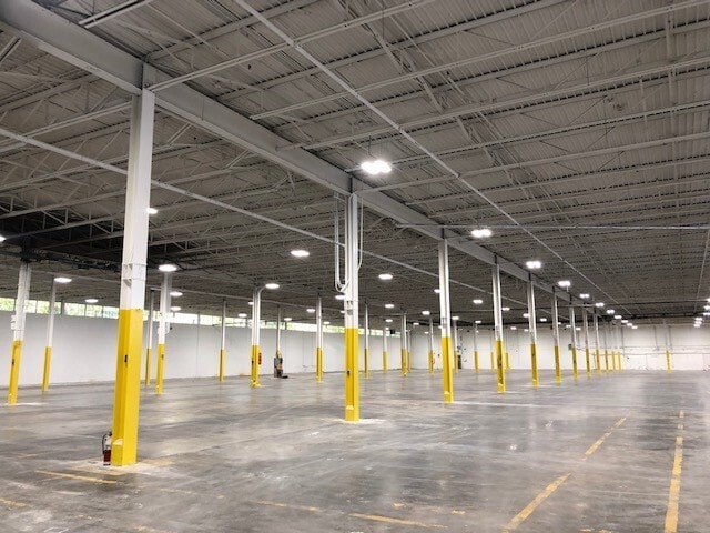 3195 Ch Bedford, Montréal, QC for lease - Building Photo - Image 3 of 8