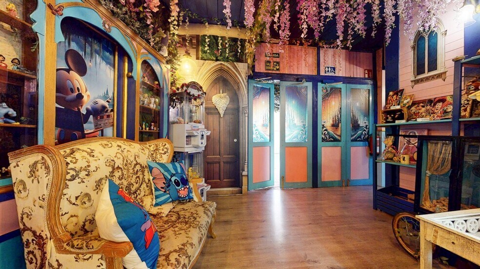 Retail in Almería for lease - Interior Photo - Image 2 of 33