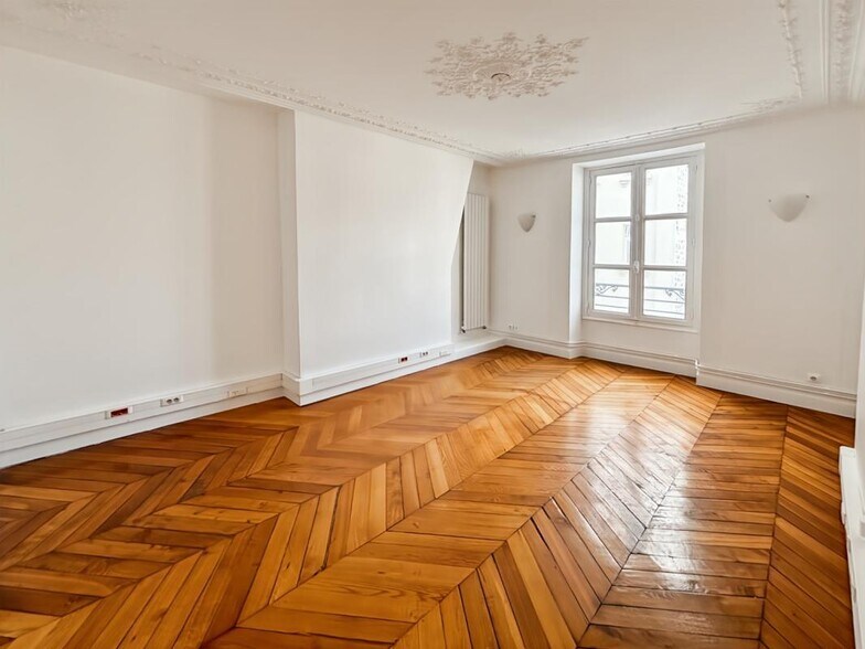 Rue De Malte, Paris for lease - Building Photo - Image 3 of 7