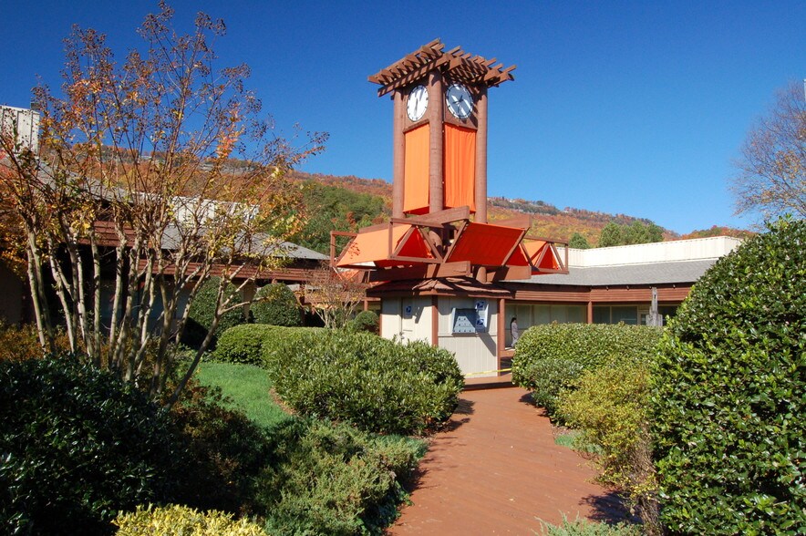 1200 Mountain Creek Rd, Chattanooga, TN à louer - Photo du bâtiment - Image 2 de 7