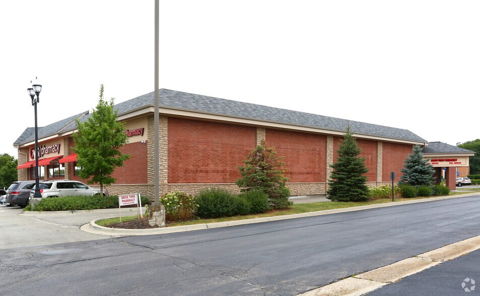2075 S Lake St, Mundelein, IL à louer - Photo du bâtiment - Image 2 de 4