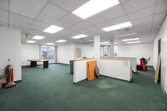 14 Front St, Hempstead, NY à louer Photo intérieure- Image 2 de 4