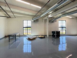 Plus de détails pour 7240 NE 4th Ave, Miami, FL - Bureau à louer