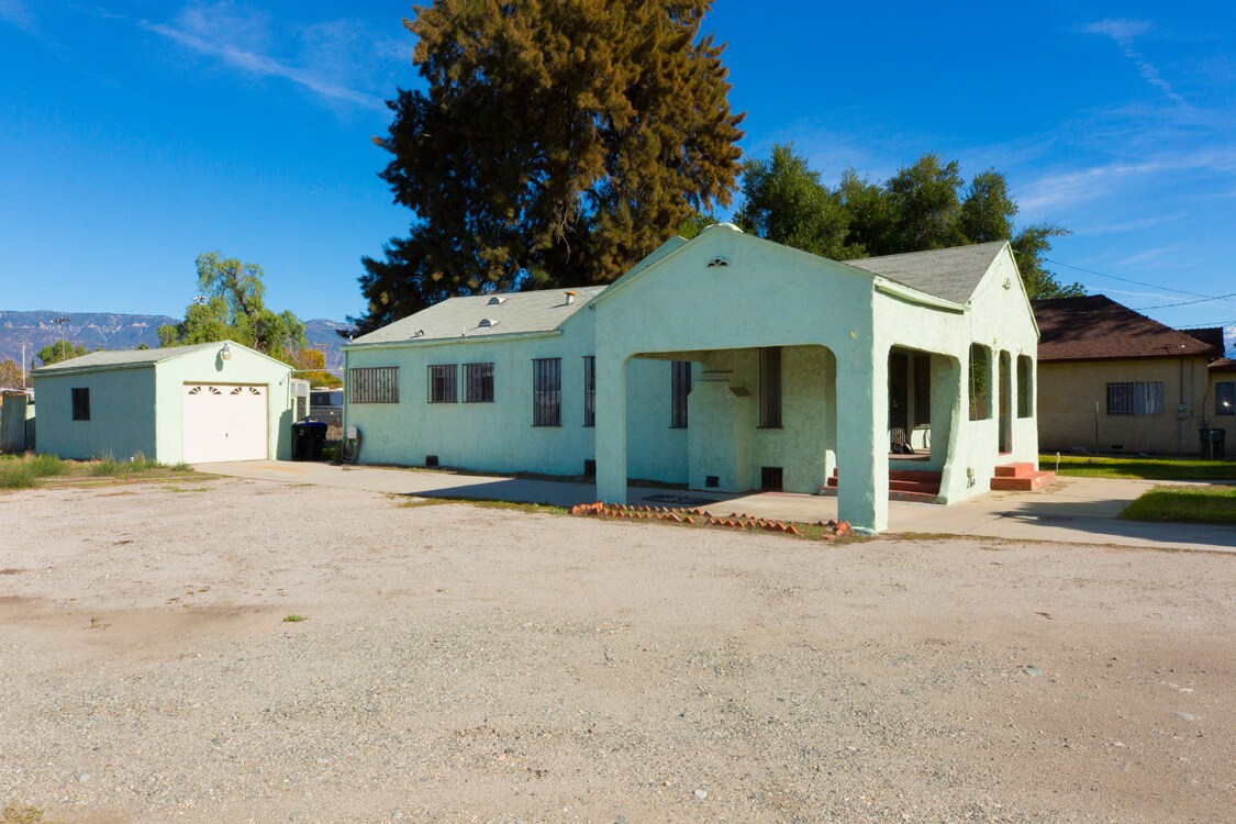 1940 W Base Line St, San Bernardino, CA à vendre Photo principale- Image 1 de 11