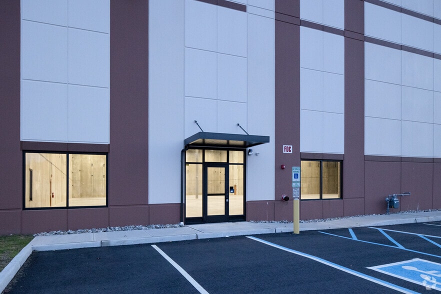 45 Jiffy Rd, Somerset, NJ for lease - Building Photo - Image 3 of 6