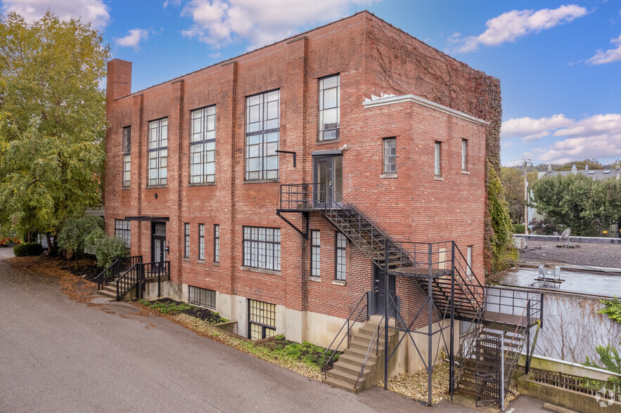 118 W 5th St, Covington, KY for lease - Primary Photo - Image 1 of 4