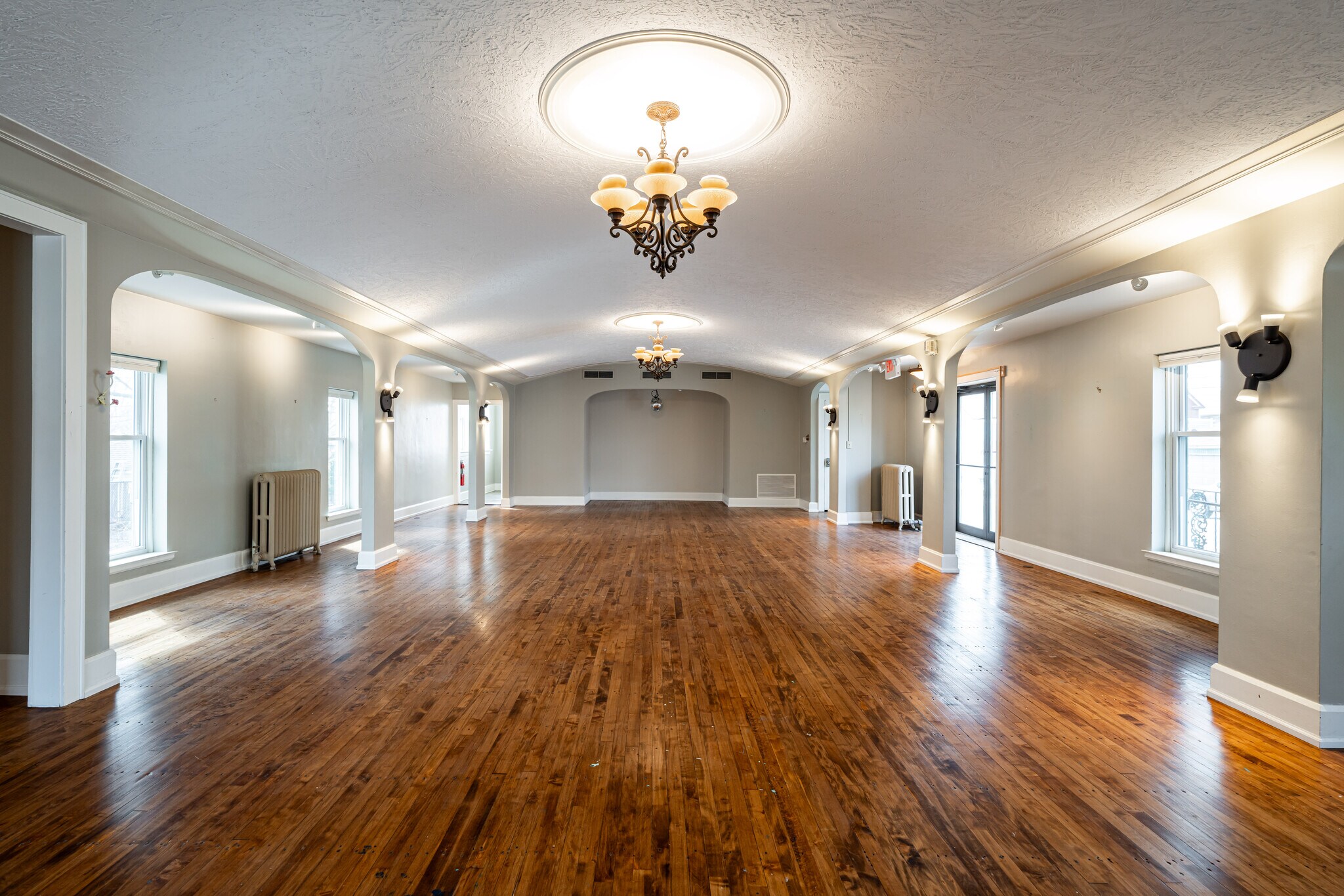 3701 E Layton Ave, Cudahy, WI à vendre Photo du bâtiment- Image 1 de 1