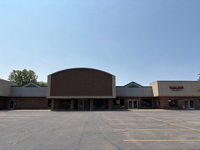 35103-35243 Grand River Ave, Farmington Hills, MI for lease - Building Photo - Image 2 of 4