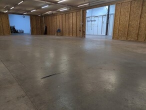 3901 SE Naef Rd, Portland, OR for lease Interior Photo- Image 1 of 24