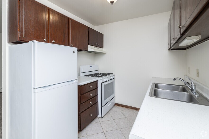 5209 Xerxes Ave N, Minneapolis, MN à vendre - Photo intérieure - Image 2 de 12