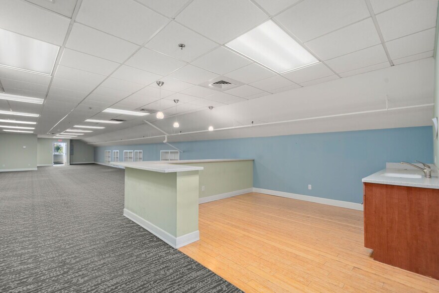 109 Talcott Rd, West Hartford, CT à vendre - Photo du bâtiment - Image 3 de 40