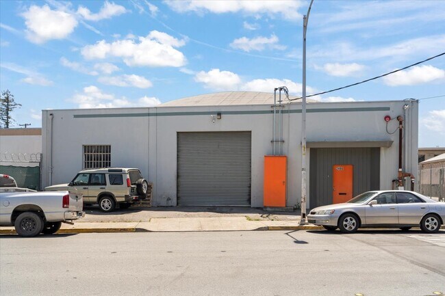 More details for 2466 Bay Rd, Redwood City, CA - Industrial for Lease