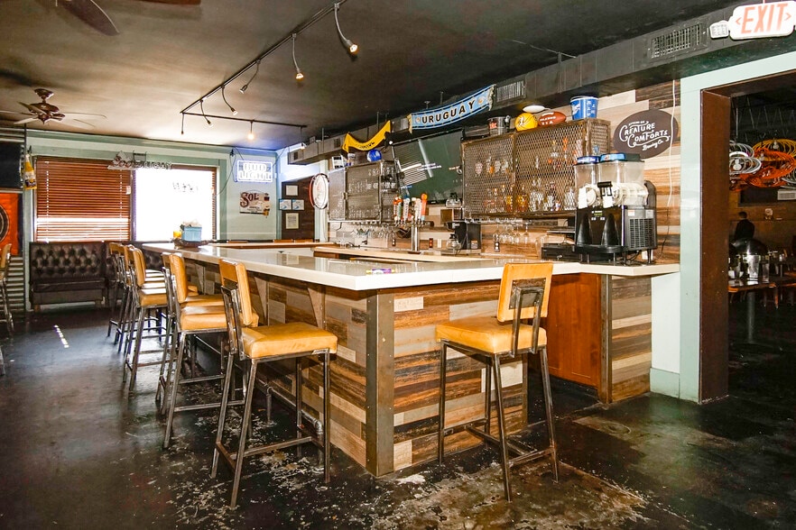 1550 Oglethorpe Ave, Athens, GA à vendre - Photo intérieure - Image 2 de 12