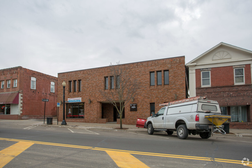 263 W Main St, Ravenna, OH for sale - Building Photo - Image 2 of 29