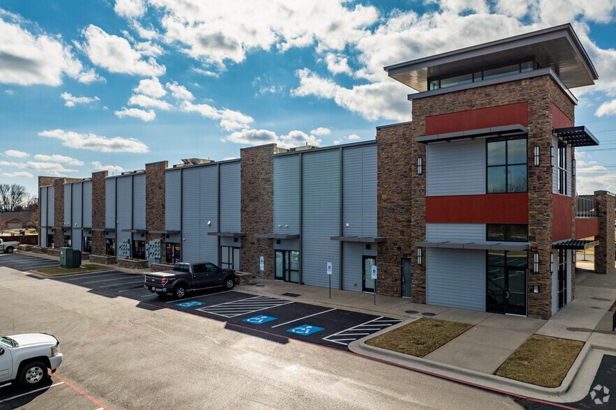 4216 S Cox Rd, Springfield, MO for lease - Building Photo - Image 2 of 5