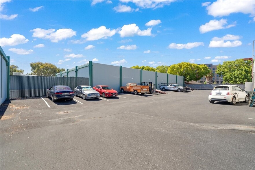 290-302 Brokaw Rd, Santa Clara, CA for sale - Building Photo - Image 3 of 11