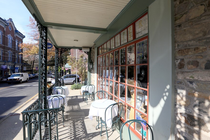 32 Bridge St, Lambertville, NJ à louer - Photo du bâtiment - Image 3 de 7
