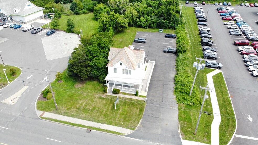 1147 Troy Schenectady Rd, Latham, NY à vendre - Photo du bâtiment - Image 3 de 31