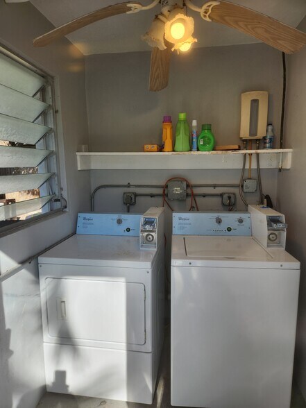 726 N L St, Lake Worth Beach, FL à vendre - Photo intérieure - Image 2 de 6
