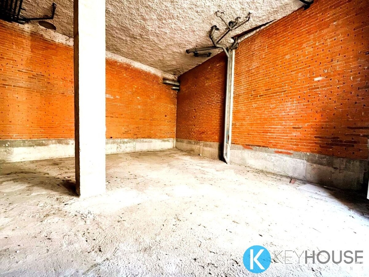 Avenida Constitución, 30-34, San Fernando de Henares, MAD 28830 - - - Interior Photo - Image 1 of 2