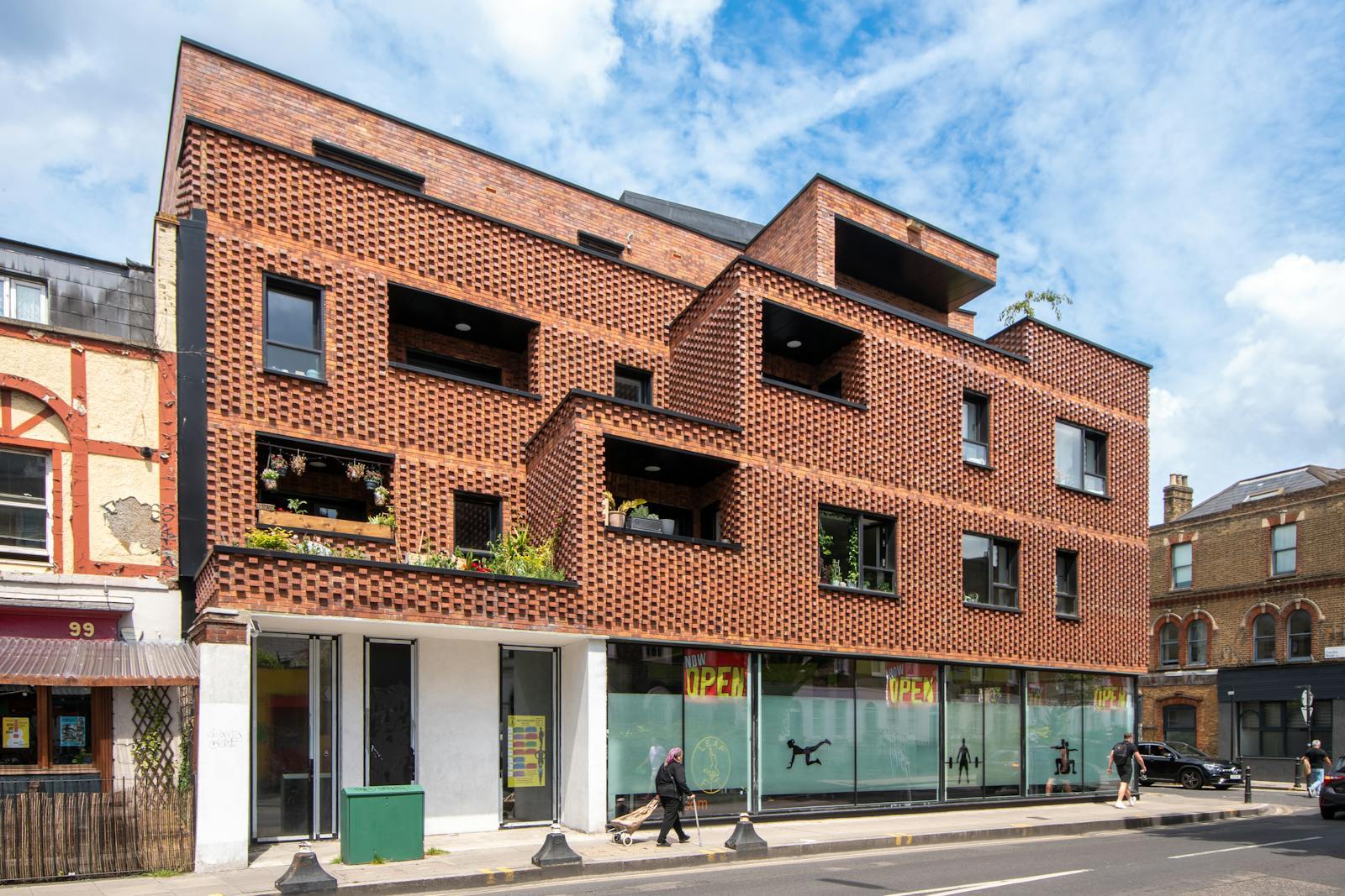 101 Dalston Ln, London for lease Primary Photo- Image 1 of 3