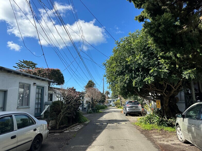 2212 Sacramento St, Berkeley, CA à vendre - Photo du bâtiment - Image 2 de 11