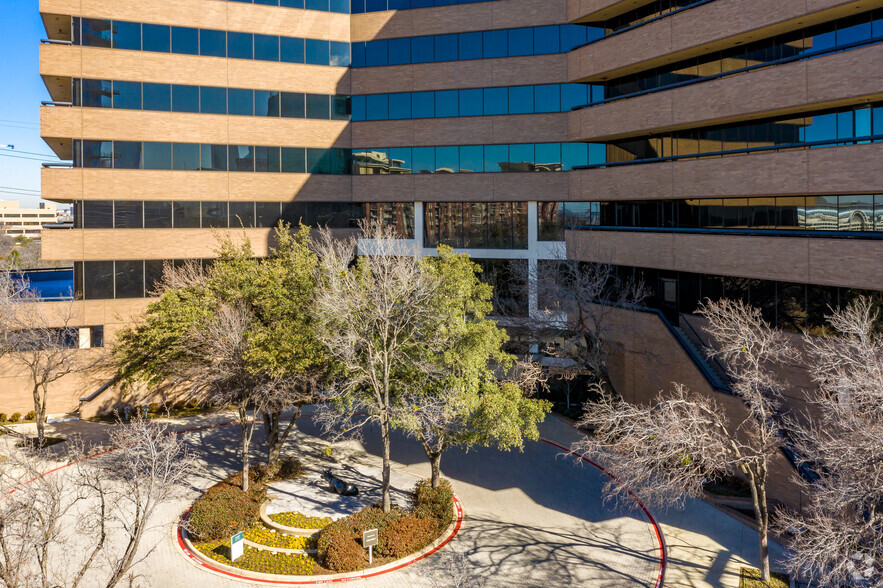 3100 McKinnon St, Dallas, TX for lease - Building Photo - Image 2 of 10