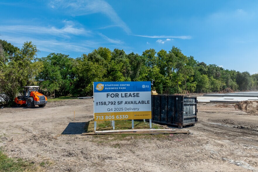 13527 Stafford Rd, Stafford, TX for sale - Construction Photo - Image 2 of 3