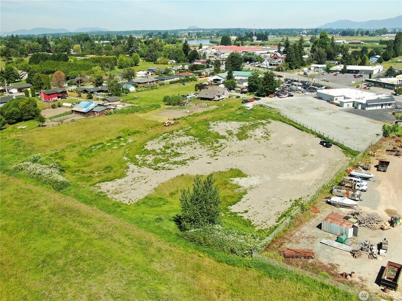 17900 WA-536, Mount Vernon, WA à vendre - Photo du bâtiment - Image 2 de 12